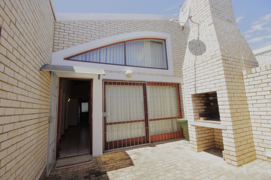 3 Bedroom Property for Sale in Jeffreys Bay Central Eastern Cape